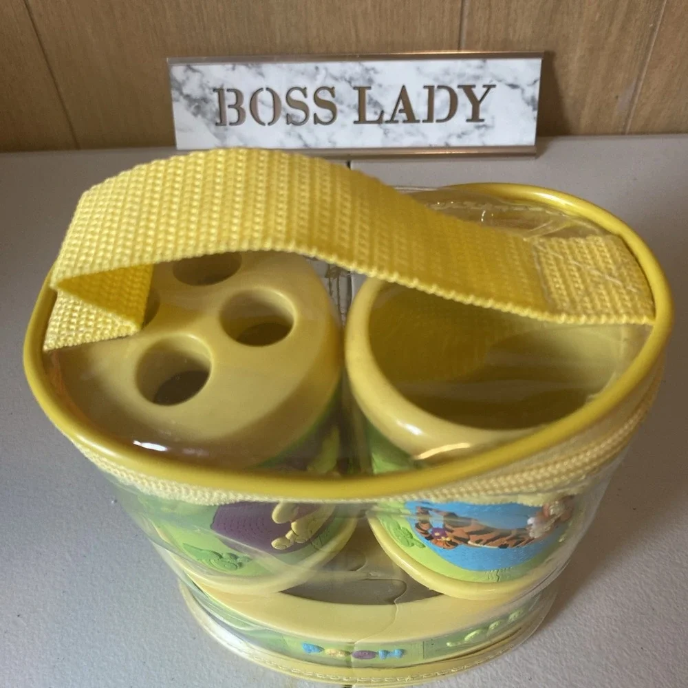 NIP Winnie the Pooh 3 Piece Plastic Vintage Bathroom Set Cup Soap Dish Brush Cup